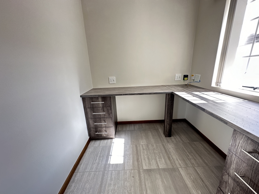 1 Bedroom Property for Sale in Heiderand Western Cape